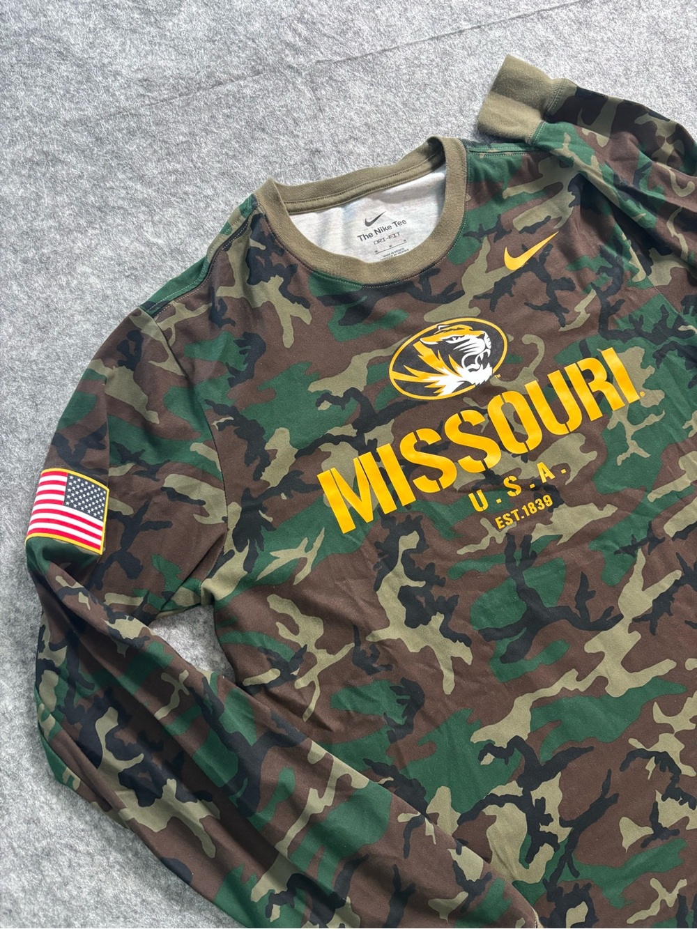 Nike Missouri Tigers Long Sleeve Shirt Mens Medium Camo OHT Military App